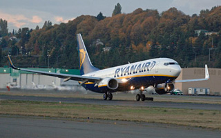 Boeing : le 300me 737-800 livr  Ryanair