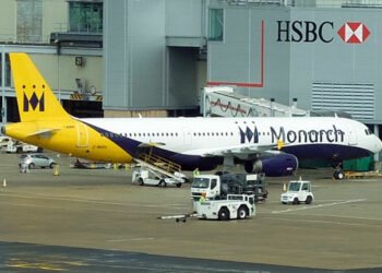 Un Airbus A321 de Monarch Airlines à Londres Gatwick © Le Journal de l'Aviation - tous droits réservés