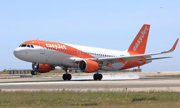 © easyJet