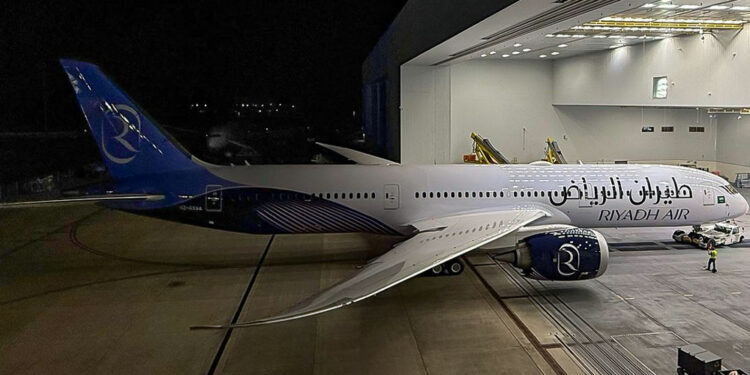 Le premier 787-9 de Riyadh Air est sorti du hangar de peinture de Boeing il y a deux semaines. © Riyadh Air