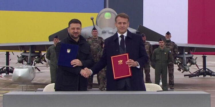 © Capture d'écran de la retransmission de la cérémonie de signature par l'Elysée