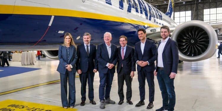 Avec une capacité de 7 appareils, le nouveau hangar MRO de Ryanair à Madrid créera 700 emplois hautement qualifiés, notamment des ingénieurs, des mécaniciens et des postes de soutien. Photo Copyright Ryanair