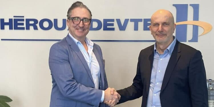 Marc-Olivier Gagnon, vice-président, Ingénierie et Support Produit, Héroux-Devtek et Laurent Bouissou, Directeur Général chez Antavia AMETEK MRO