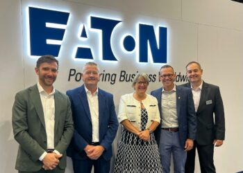 (de gauche à droite) Vincent Reculeau - Sales Director, Air Support, Mark Hutton - Managing Director, Air Support, Sabine Tertre - Présidente, Air Support, Matt Norman - VP Aftermarket & Commercial Services, Eaton Aerospace et Mike Nemeti - Director, Commercial Aftermarket, Eaton Aerospace. Photo Copyright Air Support