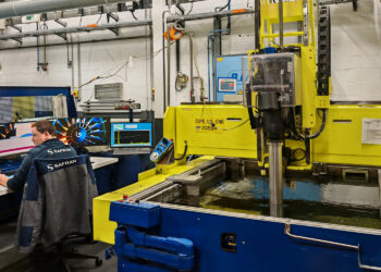 Safran Aircraft Engines a la maîtrise complète de la forge, avec la boucle froide. L'usine de Gennevilliers dispose ainsi d'un atelier capable de tester les pièces par ressuage, par courant de Foucault, par ultrasons mais aussi par des attaques chimiques. Photo Copyright Le Journal de l'Aviation