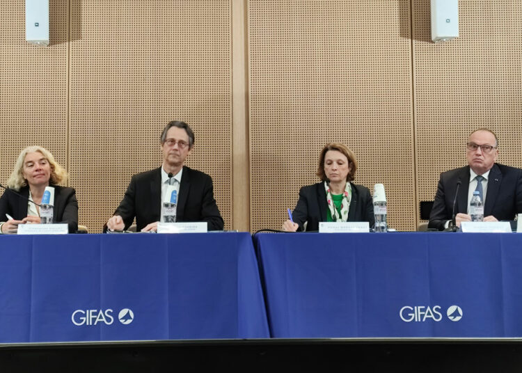 De gauche à droite : Clémentine Gallet, présidente du comité Aéro-PME ; Olivier Andriès, président du GIFAS ; Hélène Moreau-Leroy, présidente du GEADS ; et Frédéric Parisot, délégué général du GIFAS. © Le Journal de l'Aviation - tous droits réservés