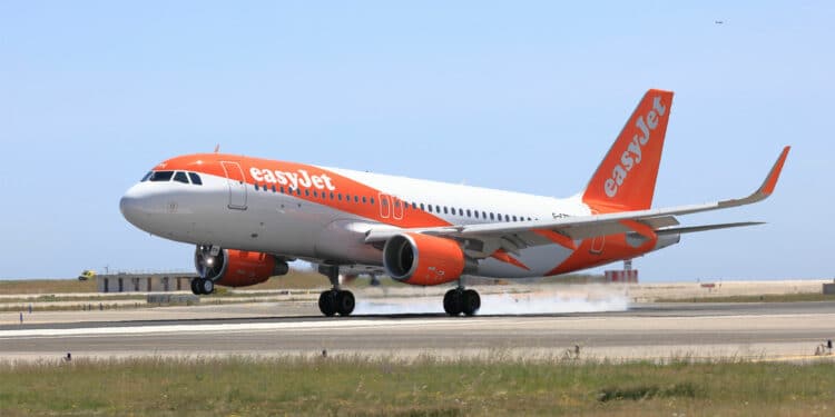 © easyJet
