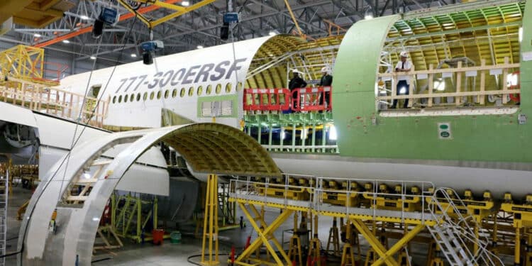 Le programme de conversion du Boeing 777-300ERSF (Big Twin) est mené par AerCap et Israel Aerospace Industries (IAI). © IAI
