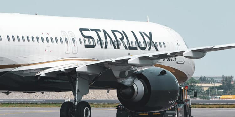 © Starlux