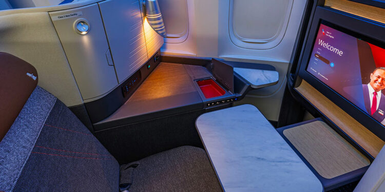 © American Airlines