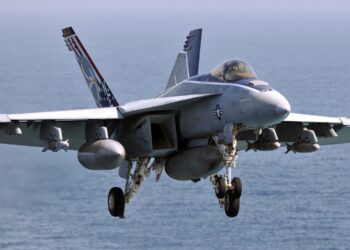 Photo © US Navy