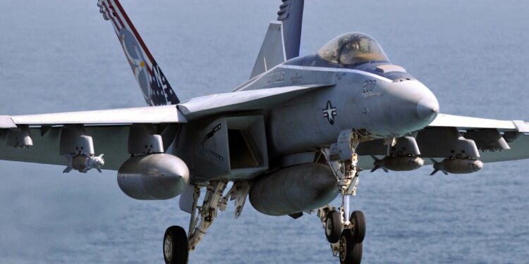 Photo © US Navy