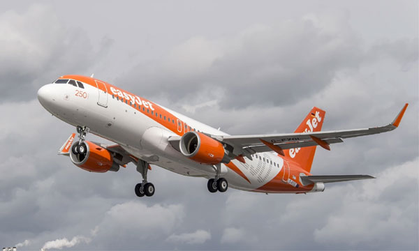 Les deux Airbus basés à Toulouse seront redéployés à Nantes et Lyon au mois d'avril, lorsqu'easyJet fermera sa base. © easyJet