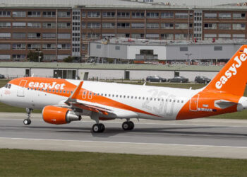 © easyJet