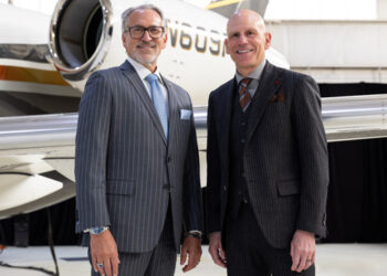 Michael Amalfitano, PDG d’Embraer Executive Jets, et Mike Silvestro, directeur général de Flexjet. © Embraer
