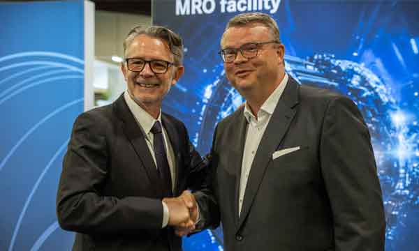 Gaël Méheust, le PDG de CFM International et Martin Friis-Petersen, SVP, Programmes MRO de MTU Aero Engines. Photo © CFM International