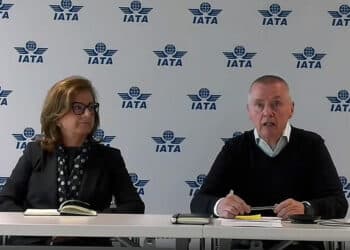 Marie Owens Thomsen, SVP Durabilité et chief economist de l'IATA, et Willie Walsh, directeur général de l'IATA. © IATA (capture de la conférence de presse)