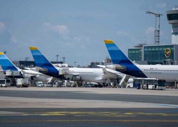 Trois Airbus A330 de Discover. Photo © Discover Airlines