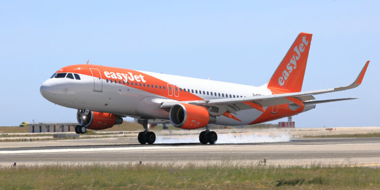 © easyJet