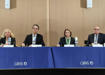 De gauche à droite : Clémentine Gallet, présidente du comité Aéro-PME ; Olivier Andriès, président du GIFAS ; Hélène Moreau-Leroy, présidente du GEADS ; et Frédéric Parisot, délégué général du GIFAS. © Le Journal de l'Aviation - tous droits réservés