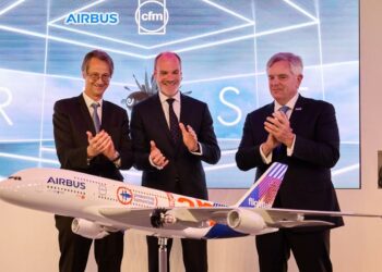 Olivier Andriès (Directeur général du groupe  Safran), Lars Wagner (Directeur général d’Airbus Commercial Aircraft) et Larry Culp (PDG de GE Aerospace). Photo Copyright CFM International.