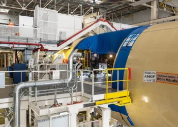 La section du fuselage arrière, baptisée 16/18, lors de l'assemblage final de MSN700 à Toulouse. Photo © Airbus