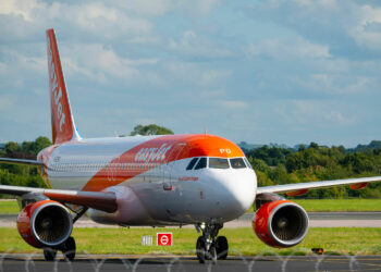 © easyJet